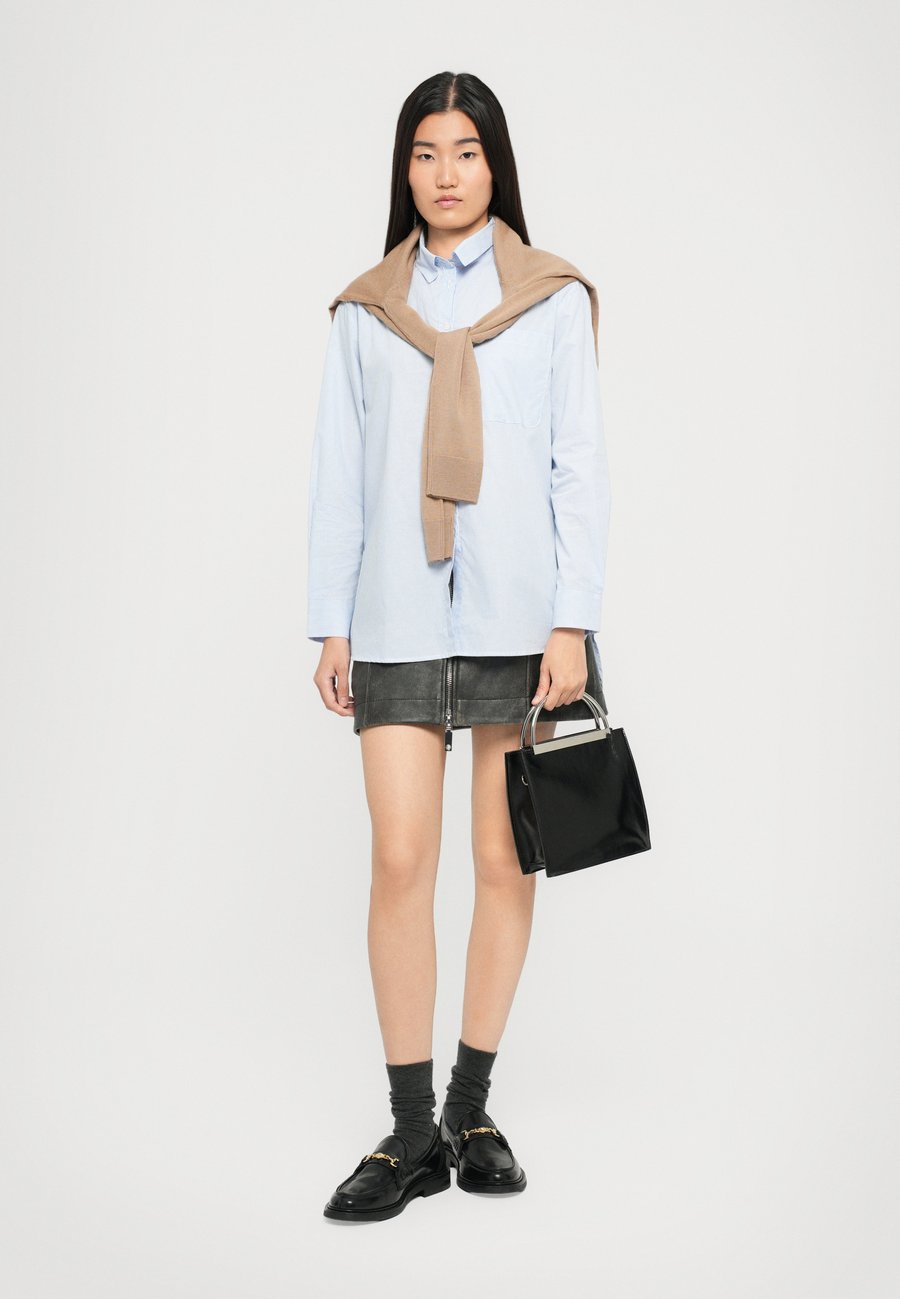 Сумка MAX&Co. SOLECUBE, Schwarz ./Black
Сумка MAX&Co. SOLECUBE, Schwarz ./Black