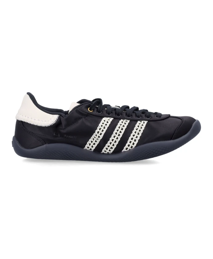 Кроссовки Karintha lo из атласа Adidas, черный
Кроссовки Karintha lo из атласа Adidas, черный