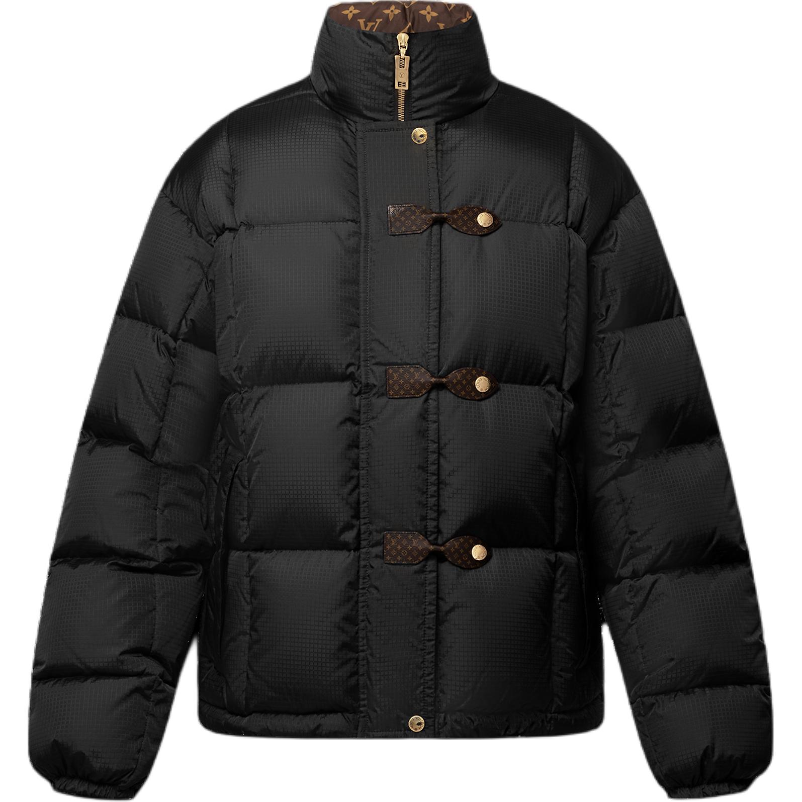 Пуховик с монограммой и декоративной подушкой LOUIS VUITTON, черный
Пуховик с монограммой и декоративной подушкой LOUIS VUITTON, черный