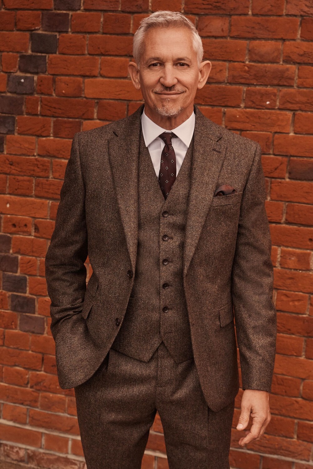 Пиджак облегающего кроя из фактурной ткани Signature Moons British Fabric Next, коричневый
Пиджак облегающего кроя из фактурной ткани Signature Moons British Fabric Next, коричневый