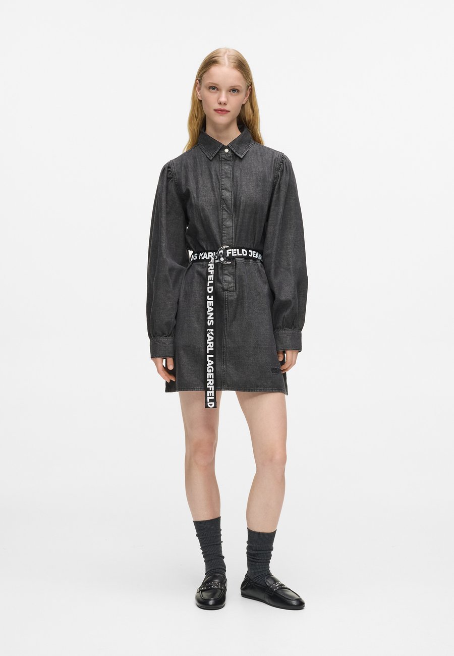 Платье Karl Lagerfeld Jeans Denim dress, Washed Black/Black Denim
Платье Karl Lagerfeld Jeans Denim dress, Washed Black/Black Denim