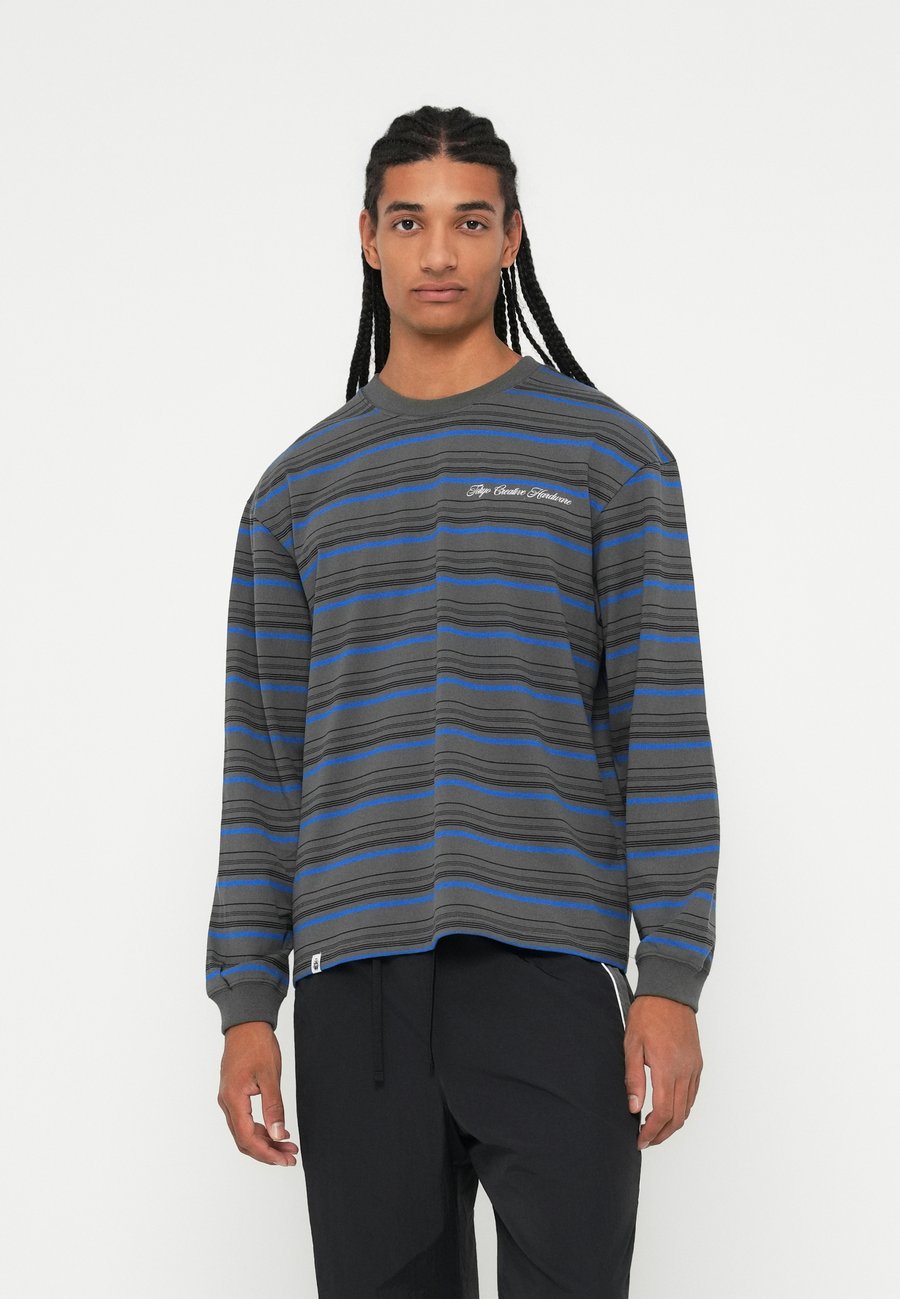 Топ Edwin BOLTON UNISEX, Grey/Blue/Black/Grey
Топ Edwin BOLTON UNISEX, Grey/Blue/Black/Grey