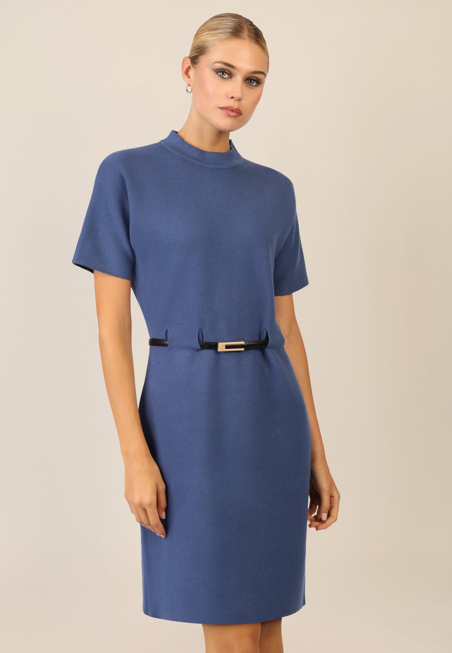 Платье Apart WITH GÜRTEL, Mittelblau/Blue
Платье Apart WITH GÜRTEL, Mittelblau/Blue