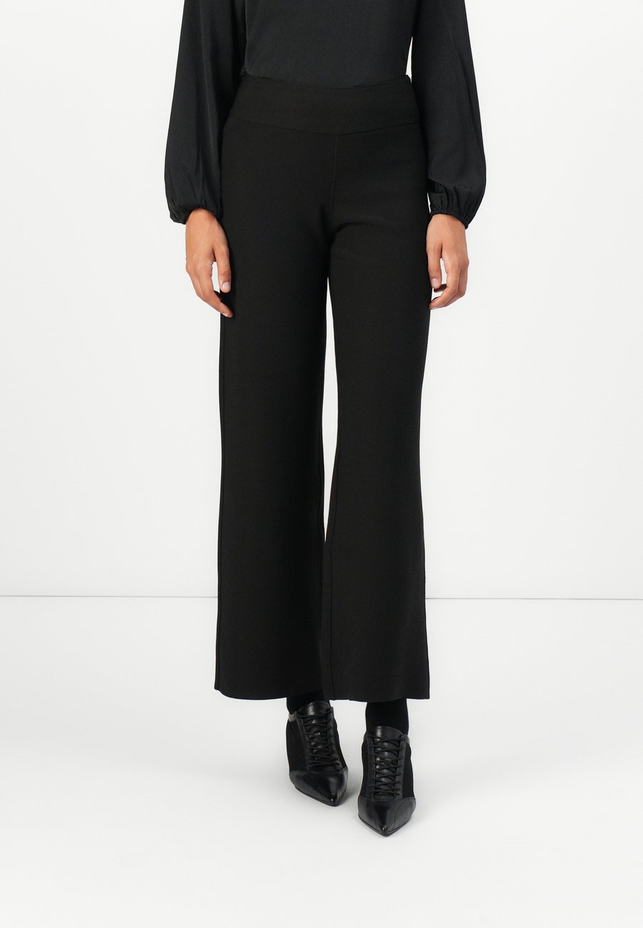 Брюки ONLY ONLCLEVER LIFE PANT, Black
Брюки ONLY ONLCLEVER LIFE PANT, Black