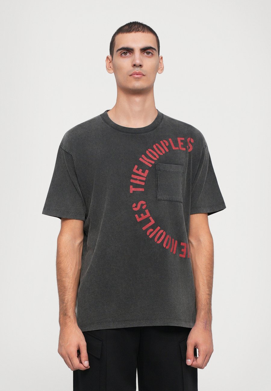 Футболка The Kooples Print T-shirt, Black Washed/Black, Черный, Футболка The Kooples Print T-shirt, Black Washed/Black
Футболка The Kooples Print T-shirt, Black Washed/Black, Черный, Футболка The Kooples Print T-shirt, Black Washed/Black