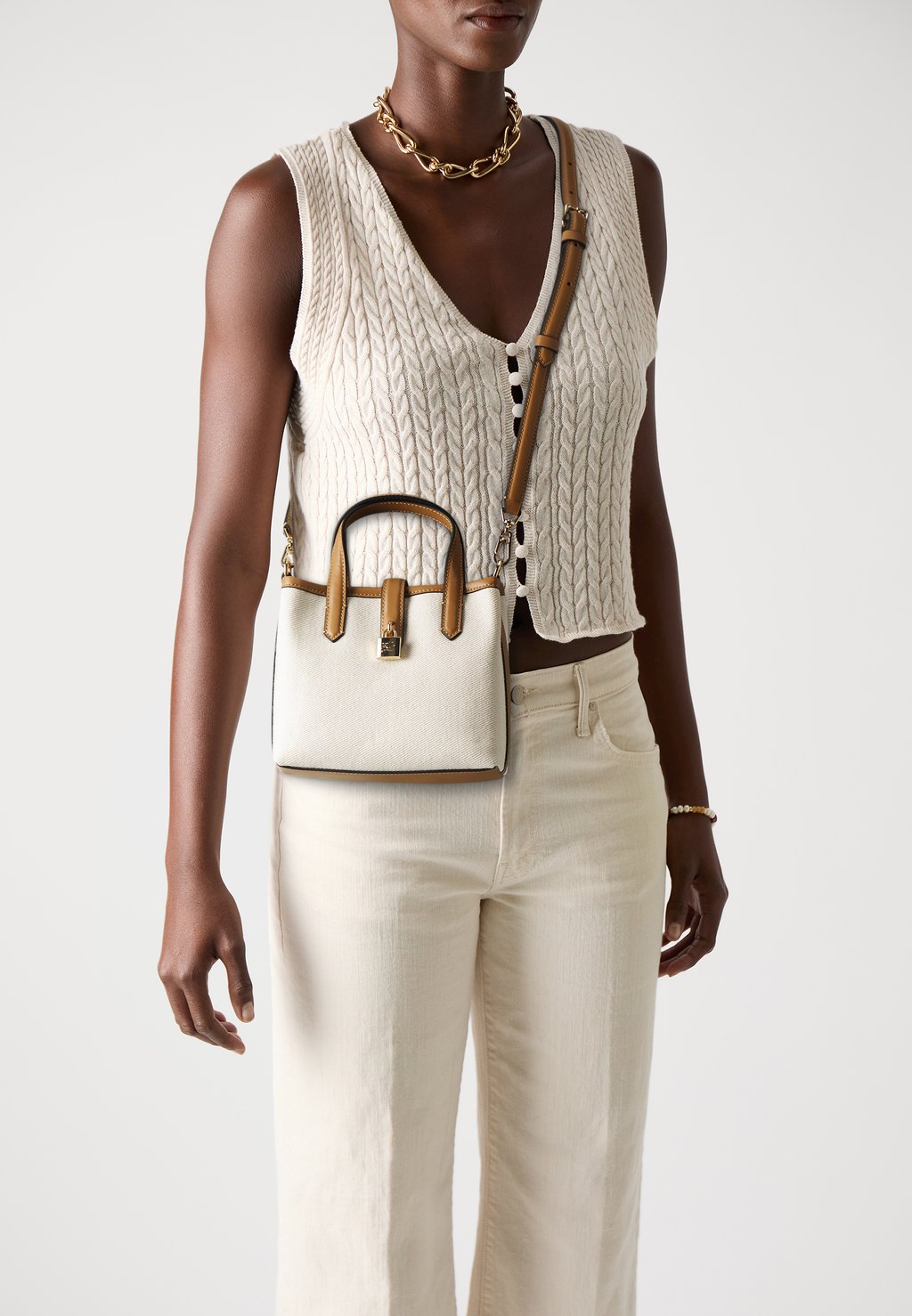 Сумка AUTOGRAPH PADLOCK KARL LAGERFELD, бежевый
Сумка AUTOGRAPH PADLOCK KARL LAGERFELD, бежевый