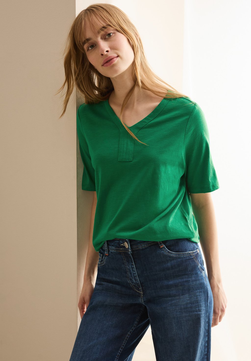 Базовая футболка IM LOOK Cecil, светло-зеленый
Базовая футболка IM LOOK Cecil, светло-зеленый