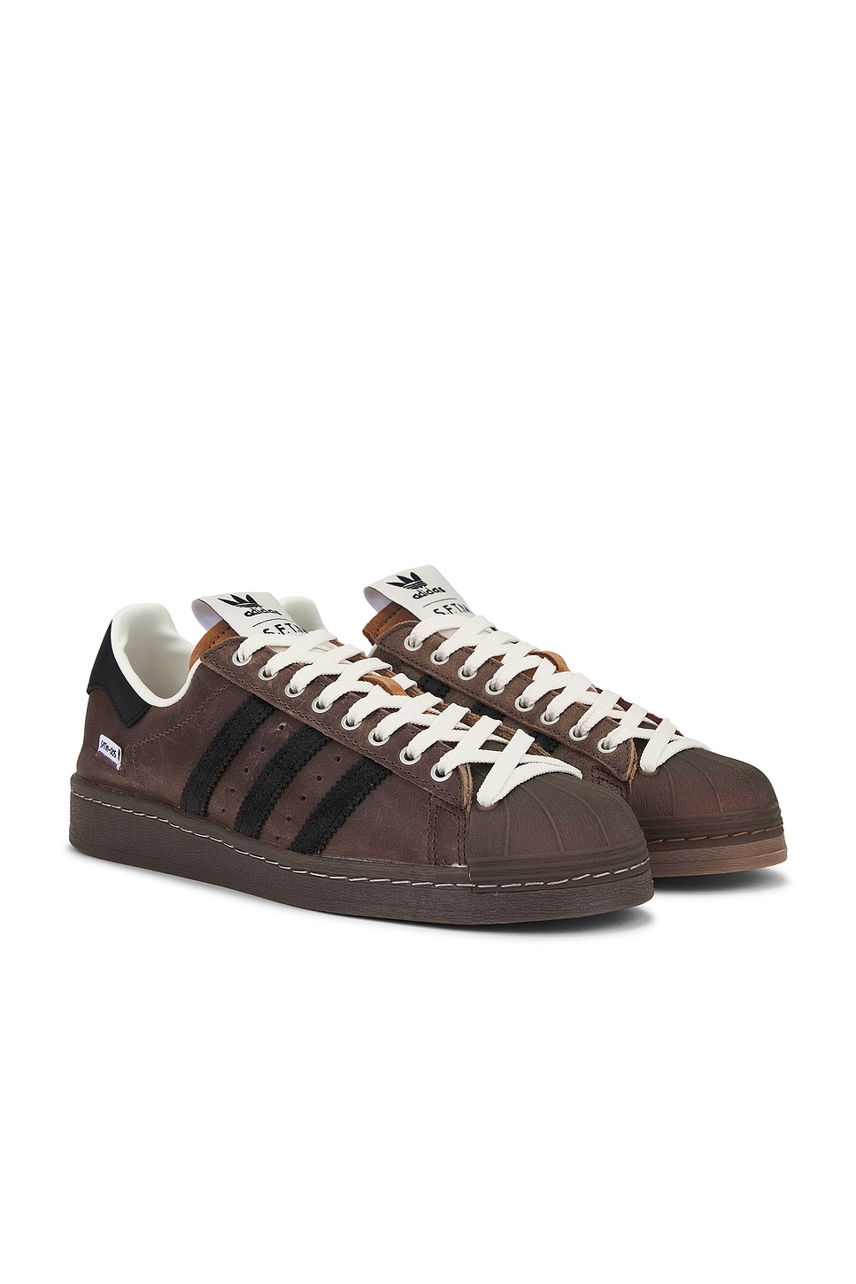 Кроссовки Superstar 82 sftm Adidas By Song For The Mute, tan, core black & cream white
Кроссовки Superstar 82 sftm Adidas By Song For The Mute, tan, core black & cream white