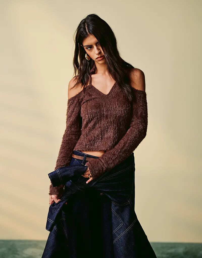 Пушистый топ с открытыми плечами и длинными рукавами, с вырезом-халтером, шоколадного цвета ASOS DESIGN
Пушистый топ с открытыми плечами и длинными рукавами, с вырезом-халтером, шоколадного цвета ASOS DESIGN