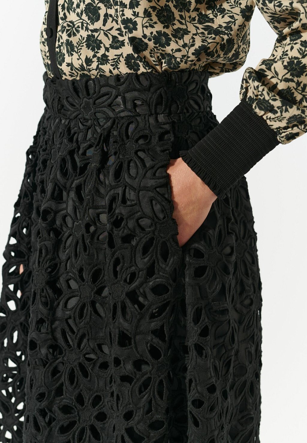 Юбка А-силуэта ANONADEA Dea Kudibal, черный 
Юбка А-силуэта ANONADEA Dea Kudibal, черный