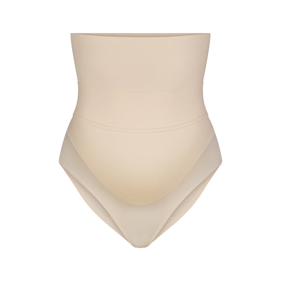 Трусики для беременных с высокой талией и поясом SKIMS Fits Everybody, песочный
Трусики для беременных с высокой талией и поясом SKIMS Fits Everybody, песочный