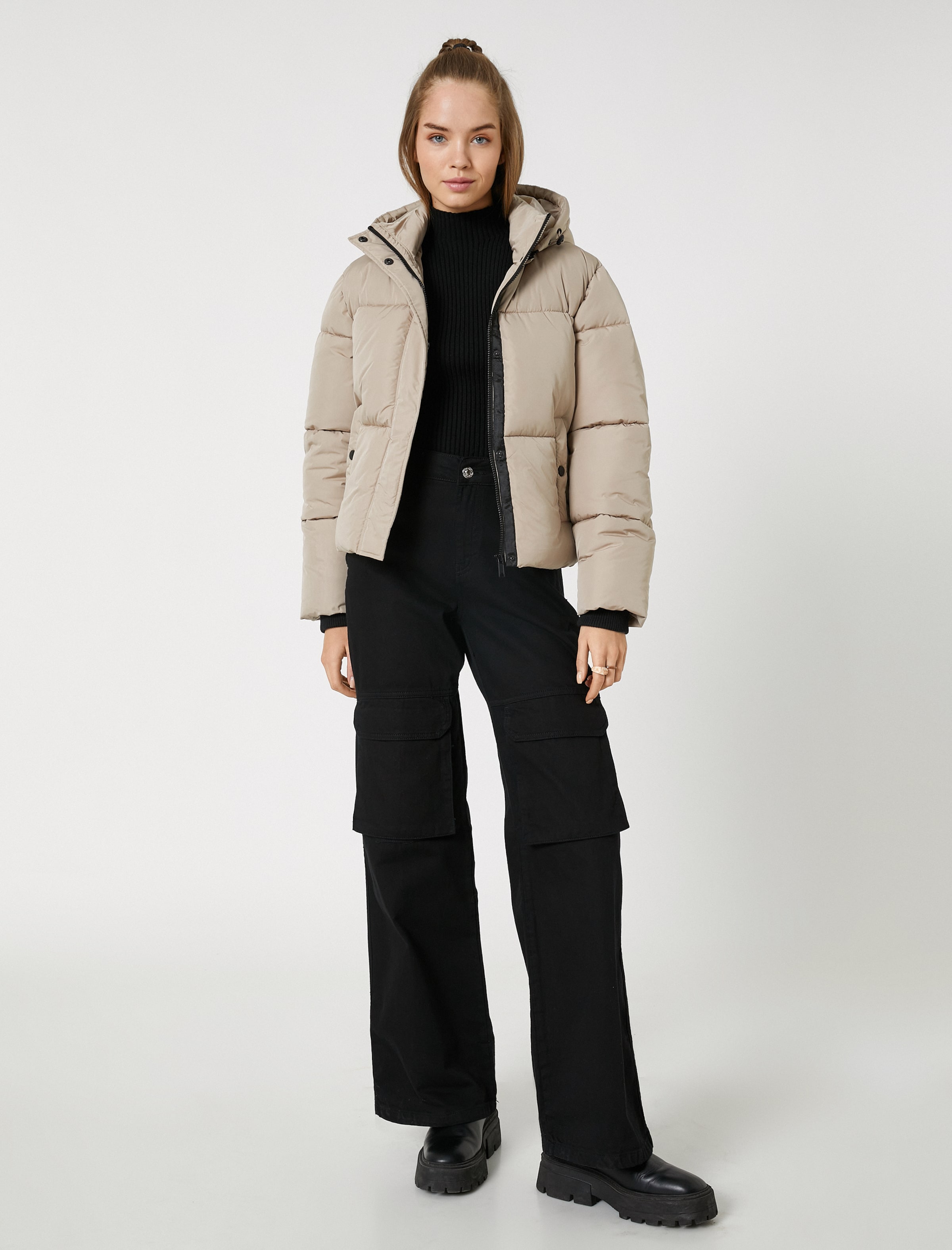 Koton Зимняя куртка в бежевом цвете
Koton Зимняя куртка в бежевом цвете