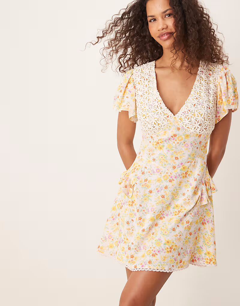 Мини-платье ASOS DESIGN с кружевным бюстом в смешанном принте
Мини-платье ASOS DESIGN с кружевным бюстом в смешанном принте