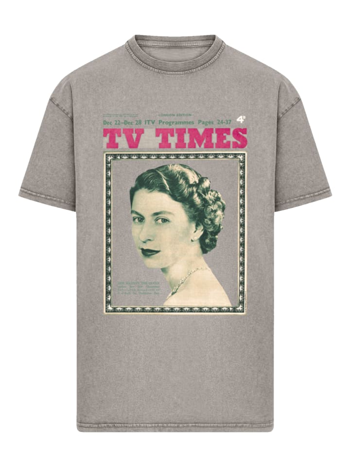 Футболка большого размера с изображением королевы Елизаветы II из TV Times 1957 года в цвете асфальт F4NT4STIC
Футболка большого размера с изображением королевы Елизаветы II из TV Times 1957 года в цвете асфальт F4NT4STIC