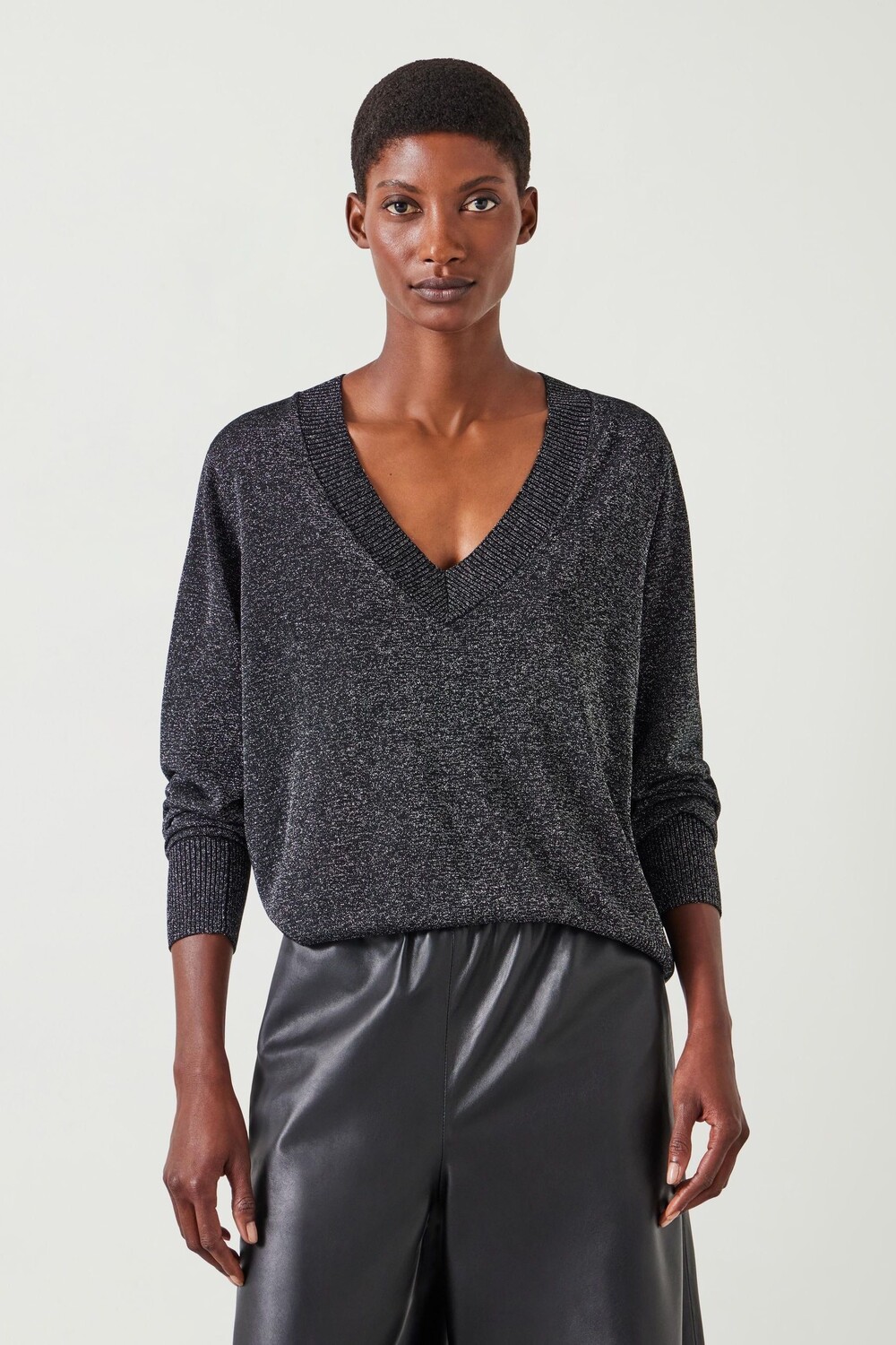 Металлический джемпер Gracey с V образным вырезом Hush, серебряный
Металлический джемпер Gracey с V образным вырезом Hush, серебряный