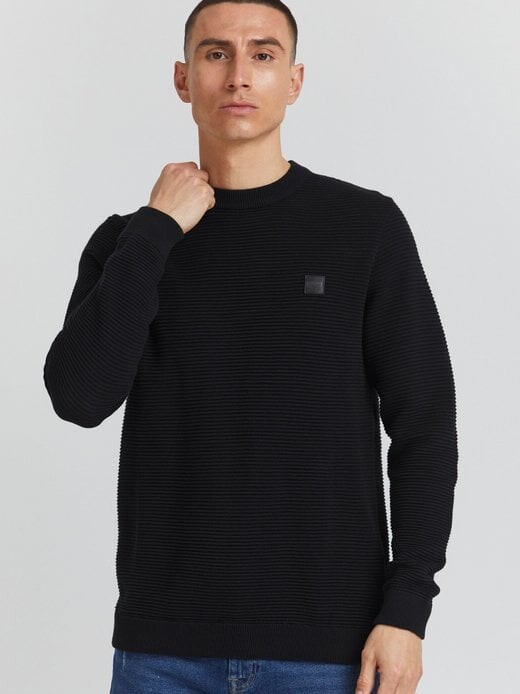 Вязаный свитер сдваленсия Solid, черный
Вязаный свитер сдваленсия Solid, черный