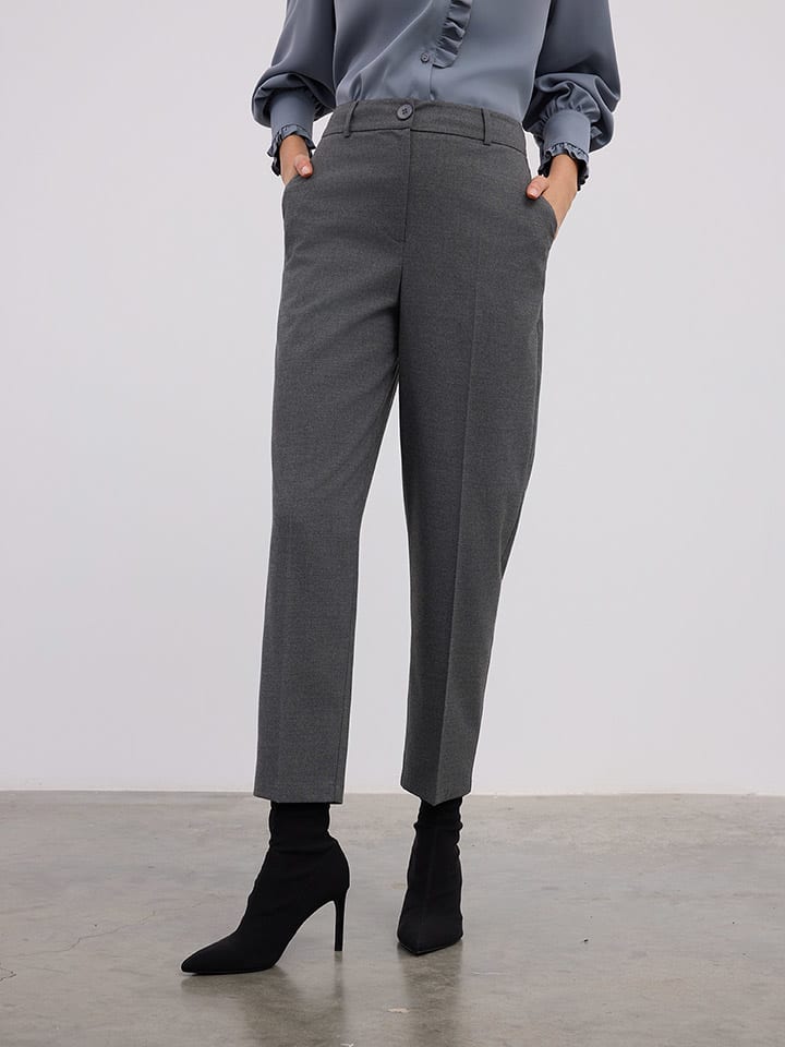 BGN Брюки антрацитового цвета
BGN Брюки антрацитового цвета