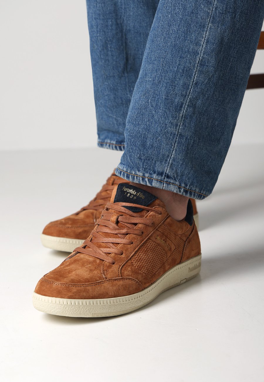 Кроссовки Pantofola d'Oro SNEAKER, Round/Cognac
Кроссовки Pantofola d'Oro SNEAKER, Round/Cognac