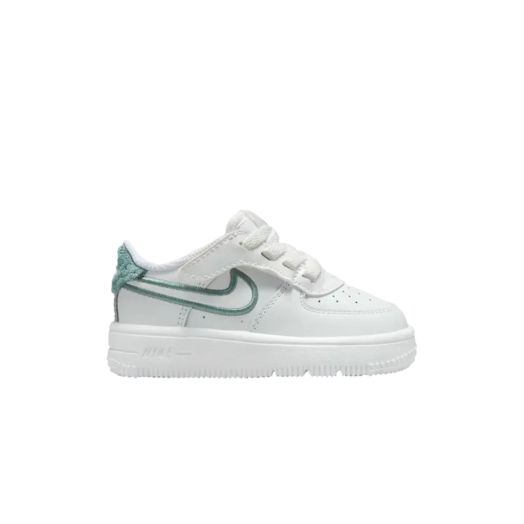 Кроссовки Nike Force 1 Low TD, белый
Кроссовки Nike Force 1 Low TD, белый