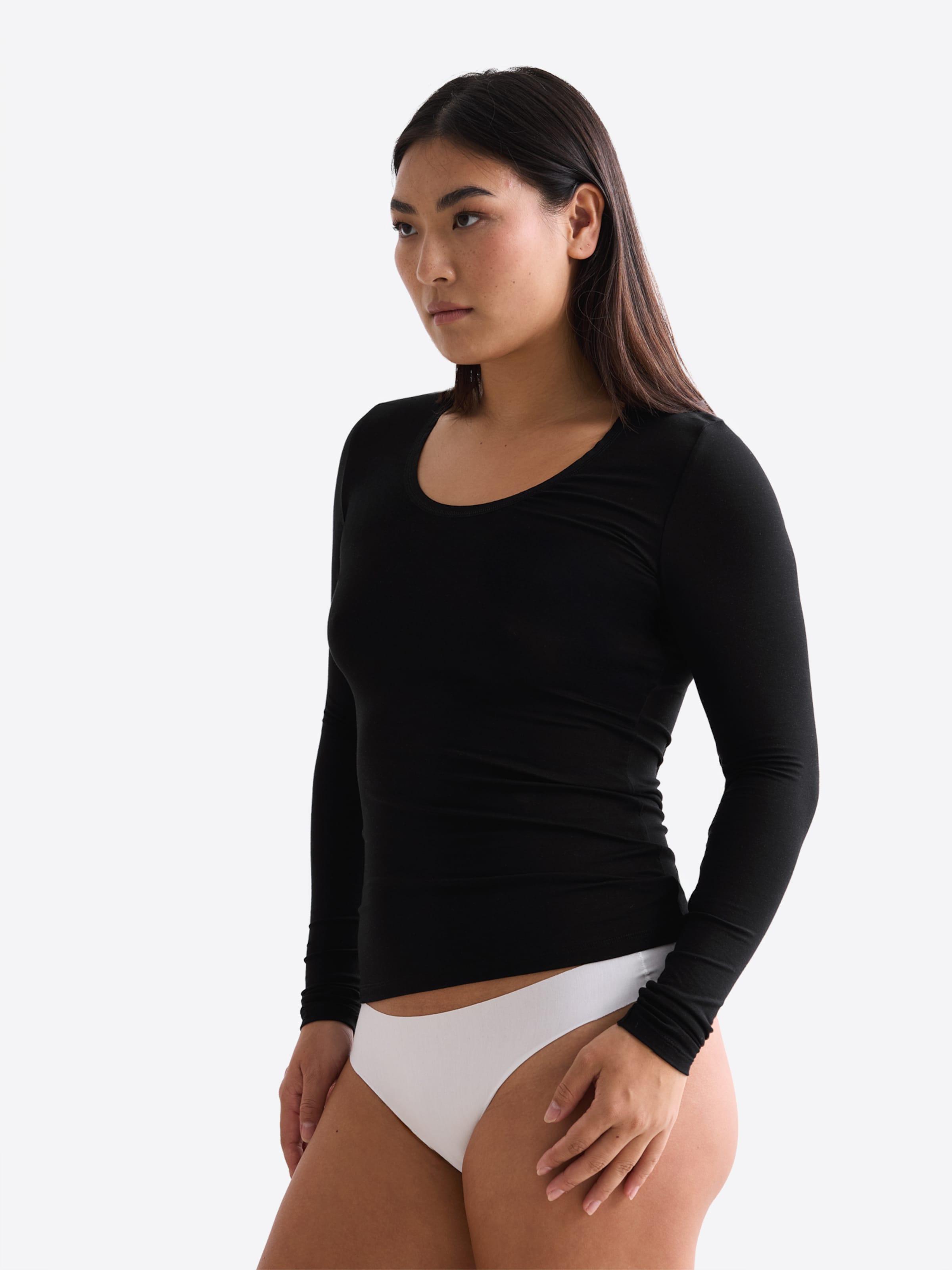 Erlich Textil Лонгслив 'LIGHT TOUCH' в черном цвете
Erlich Textil Лонгслив 'LIGHT TOUCH' в черном цвете