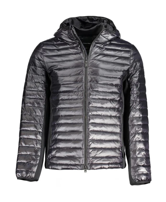 Черная нейлоновая куртка с капюшоном и карманами. Calvin Klein, черный
Черная нейлоновая куртка с капюшоном и карманами. Calvin Klein, черный