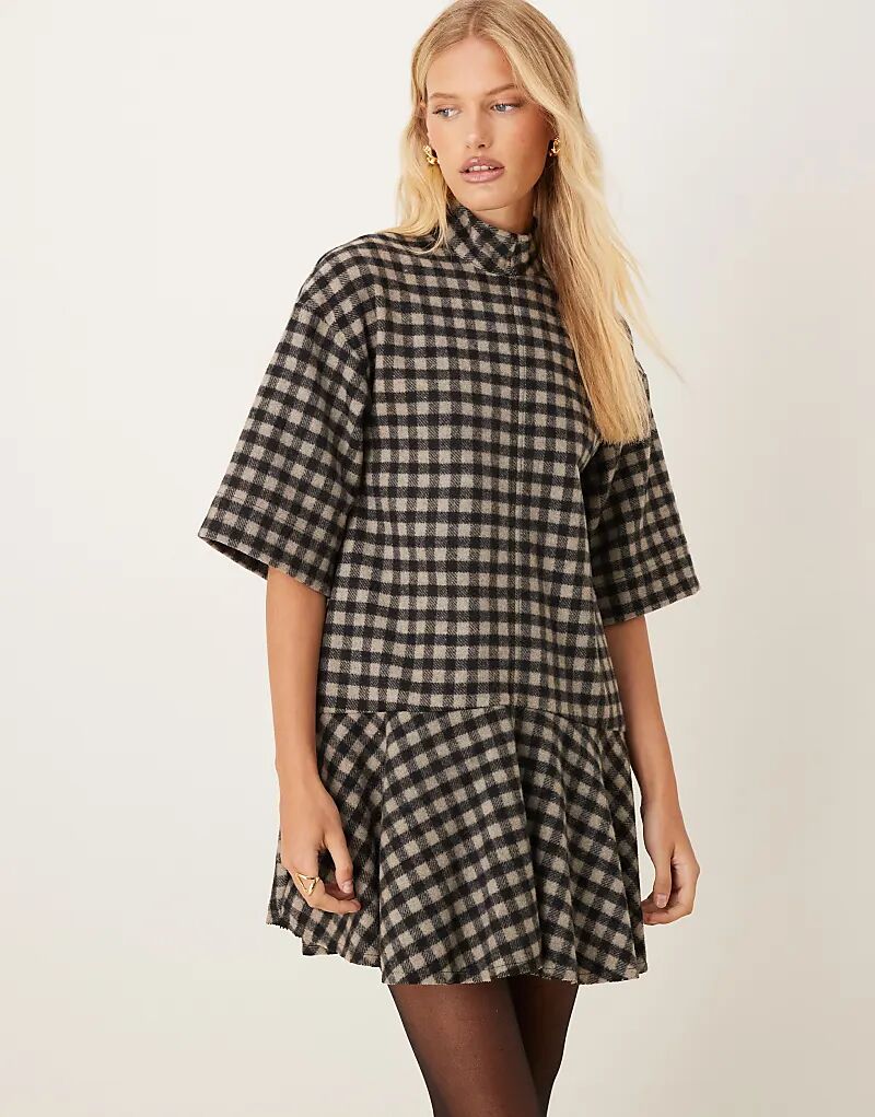 Мини-платье ASOS DESIGN с высоким воротом, короткими рукавами и заниженной талией в однотонную клетку
Мини-платье ASOS DESIGN с высоким воротом, короткими рукавами и заниженной талией в однотонную клетку