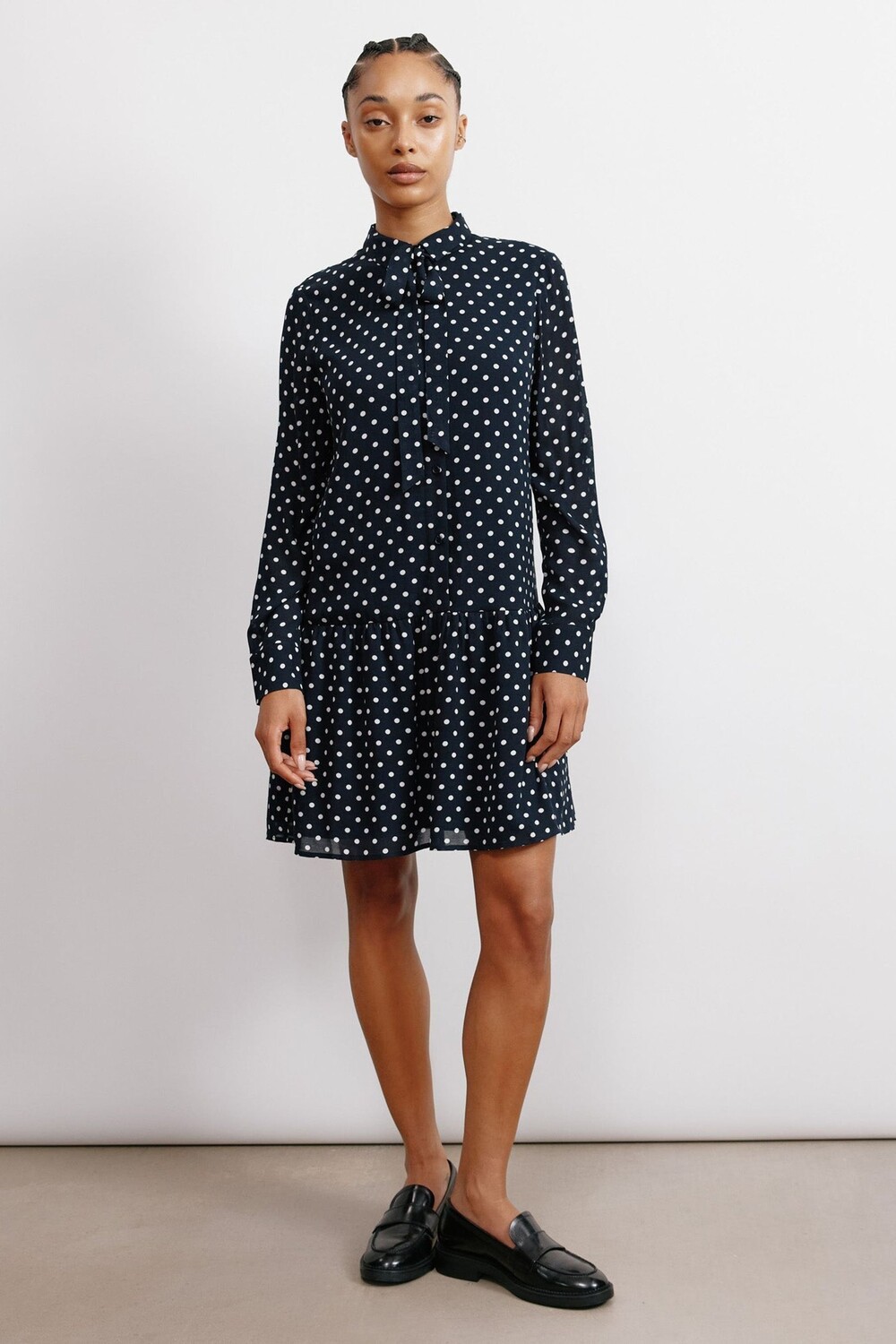 Платье с завязкой на шее Albaray, синий
Платье с завязкой на шее Albaray, синий