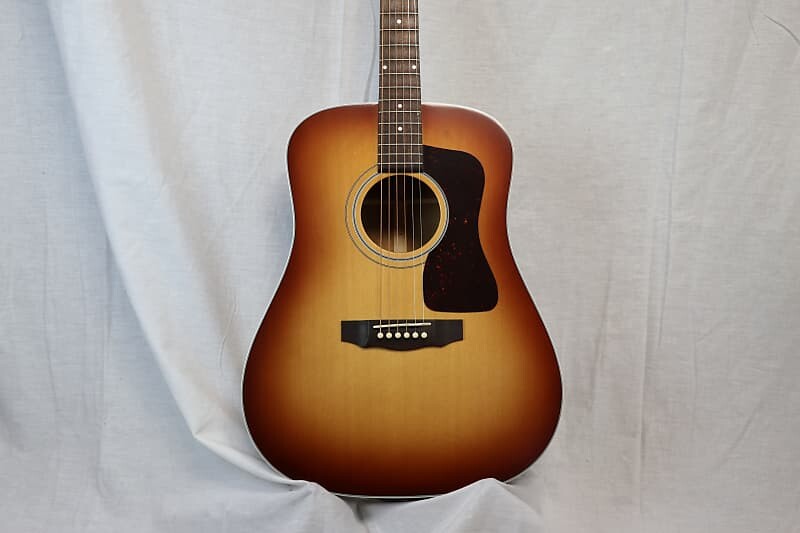 Акустическая гитара Guild USA D-40 Standard - 2023 - Pacific Sunset Burst w/Factory HSCase
Акустическая гитара Guild USA D-40 Standard - 2023 - Pacific Sunset Burst w/Factory HSCase