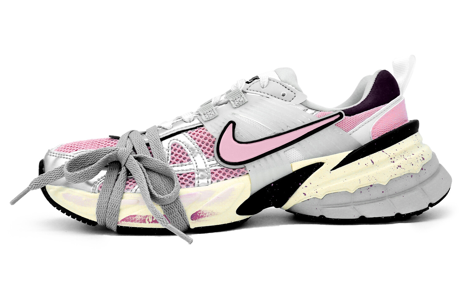 Кроссовки для бега V2K Run женские с низким верхом розовые/серые/серебристые Nike
Кроссовки для бега V2K Run женские с низким верхом розовые/серые/серебристые Nike