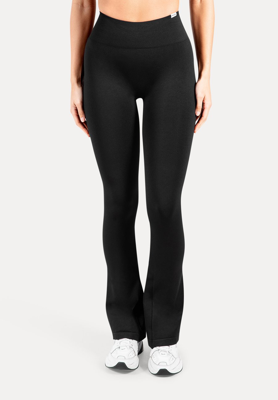 Леггинсы Smilodox SCHLAGLEGGINGS FLARED SHAPED ORIANA, Schwarz/Black
Леггинсы Smilodox SCHLAGLEGGINGS FLARED SHAPED ORIANA, Schwarz/Black