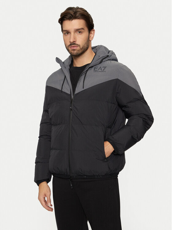 Пуховик стандартного кроя Ea7 Emporio Armani, черный
Пуховик стандартного кроя Ea7 Emporio Armani, черный