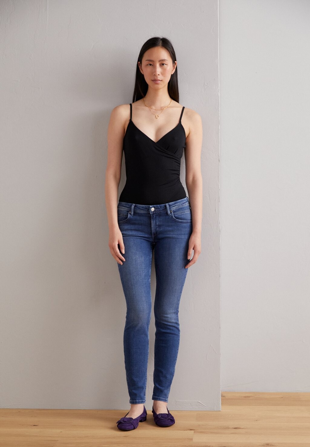 Топ Anna Field
Топ Anna Field