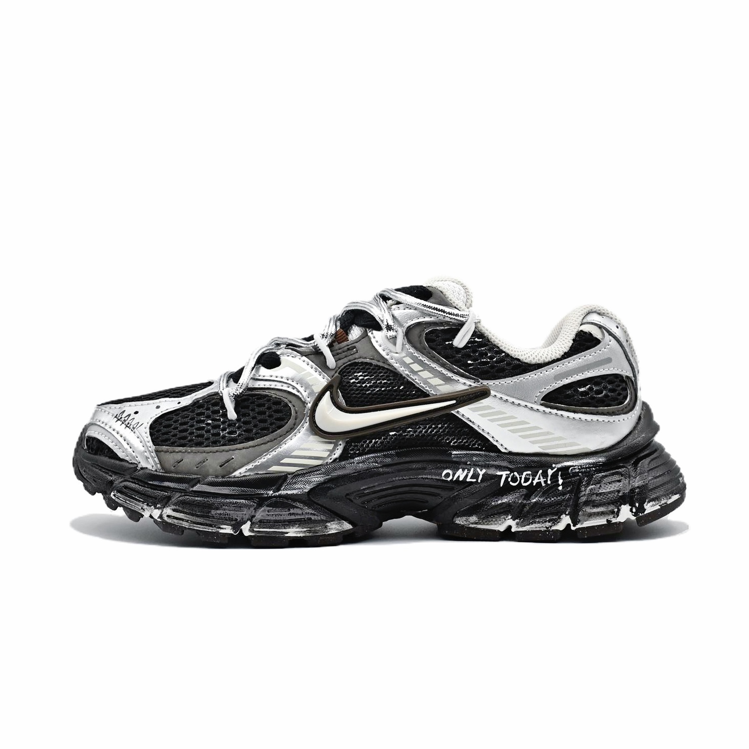 Nike V5 RNR устойчивые к истиранию низкие кроссовки для повседневного использования в городе и пробежек Unisex черно-белые
Nike V5 RNR устойчивые к истиранию низкие кроссовки для повседневного использования в городе и пробежек Unisex черно-белые