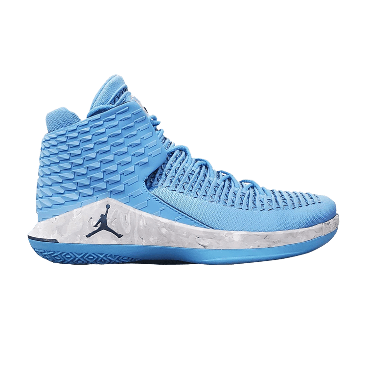 Кроссовки Air Jordan 32 'UNC - Solid Outsole', синий
Кроссовки Air Jordan 32 'UNC - Solid Outsole', синий