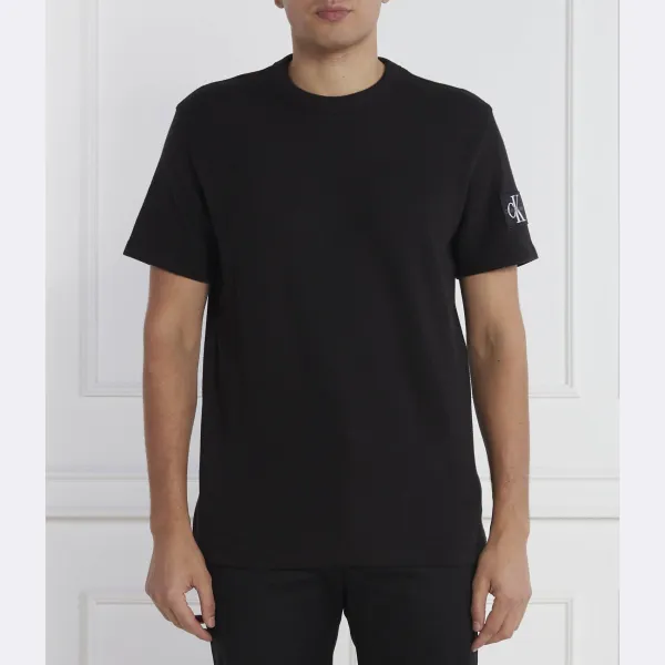 Футболка стандартного кроя с вафельным значком Calvin Klein, черный
Футболка стандартного кроя с вафельным значком Calvin Klein, черный