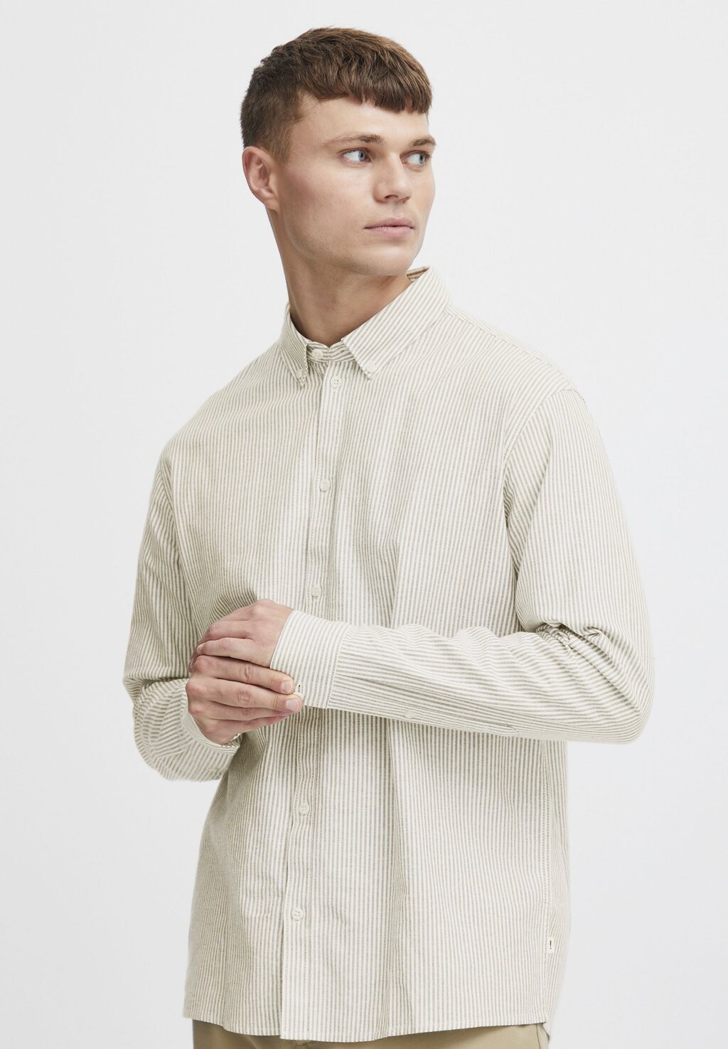 Рубашка VAL Solid, цвет tree house
Рубашка VAL Solid, цвет tree house