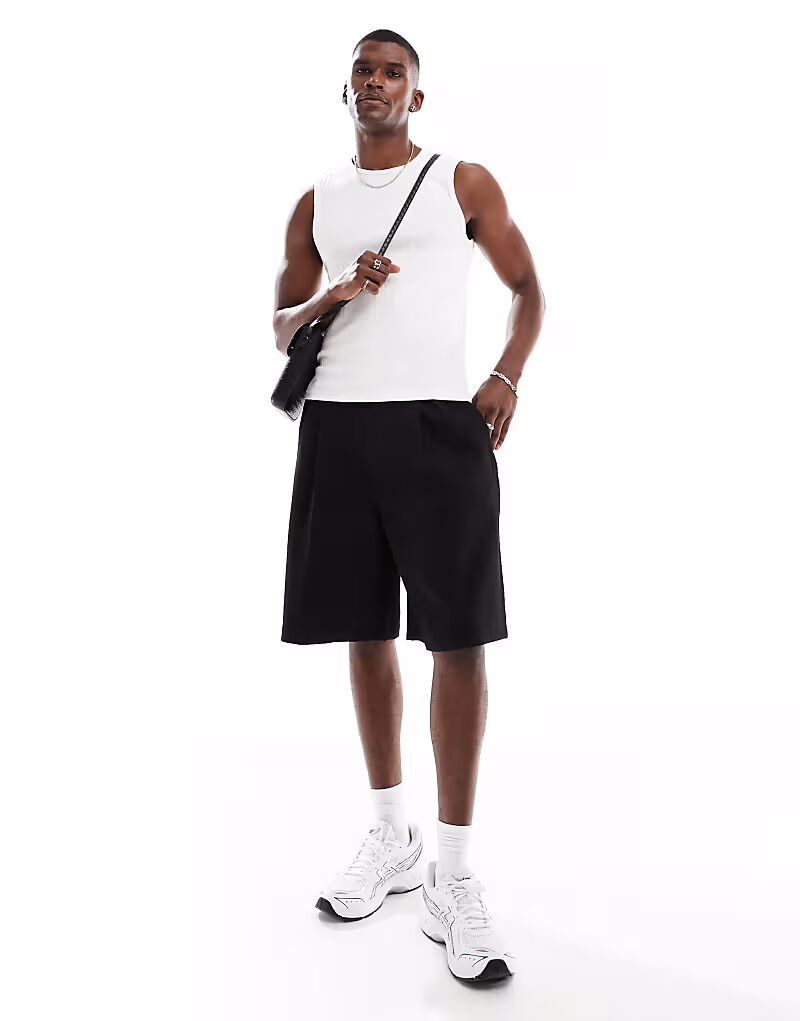 Короткие бермуды черного цвета Cotton On
Короткие бермуды черного цвета Cotton On