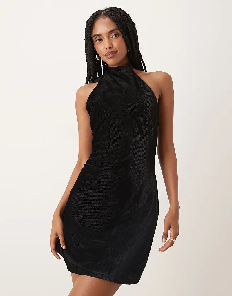 Мини-платье Collective The Label с вырезом халтерне из черного бархата в рубчик
Мини-платье Collective The Label с вырезом халтерне из черного бархата в рубчик