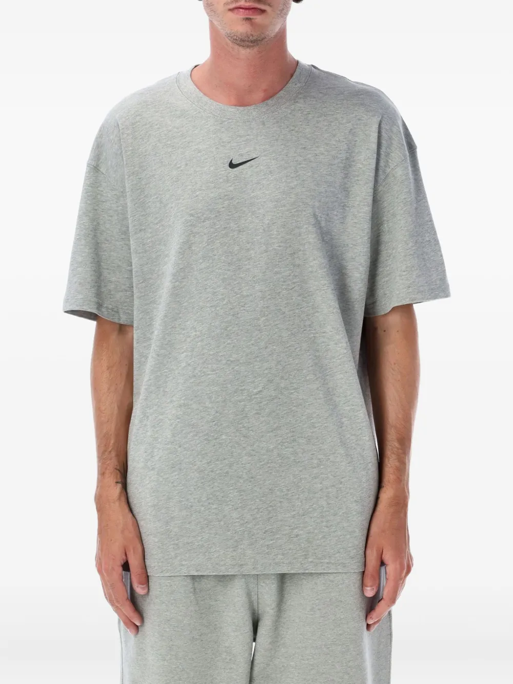 Футболка с логотипом Nike, серый
Футболка с логотипом Nike, серый