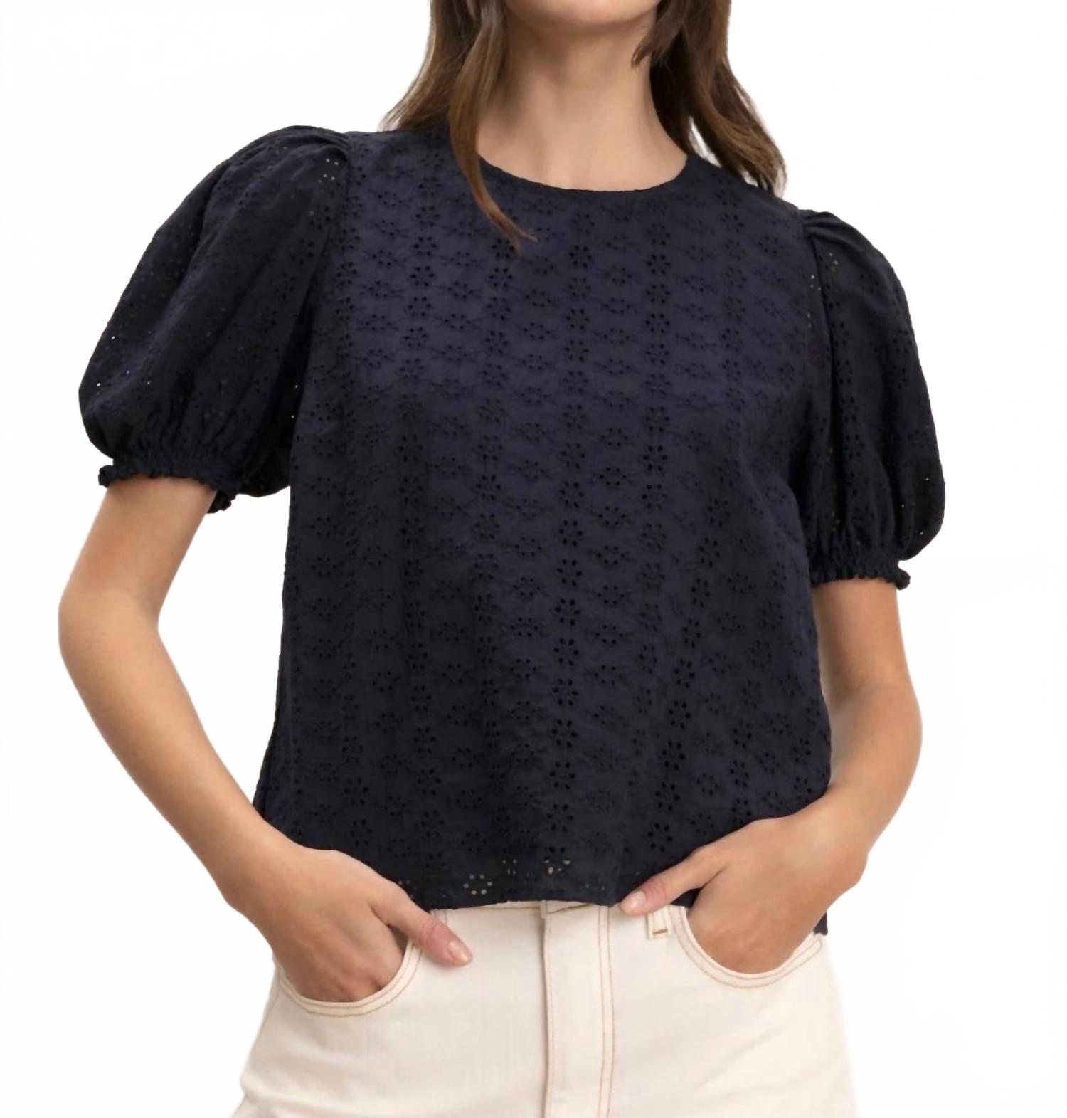 Dalyn Топ с люверсами в цвете Ink Velvet by Graham & Spencer, Ink 
Dalyn Топ с люверсами в цвете Ink Velvet by Graham & Spencer, Ink