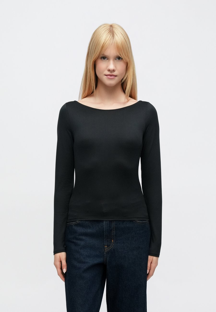 Топ Hollister Co. FLAT SLASH NECK, Black
Топ Hollister Co. FLAT SLASH NECK, Black
