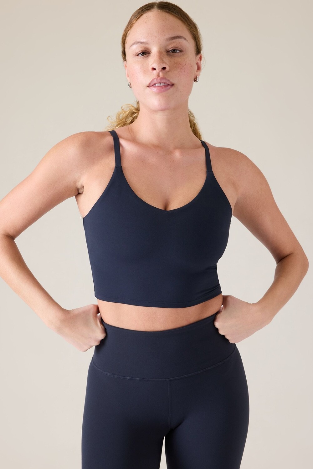 Удлиненный бюстгальтер Elation с v-образным вырезом d dd Athleta, синий 
Удлиненный бюстгальтер Elation с v-образным вырезом d dd Athleta, синий