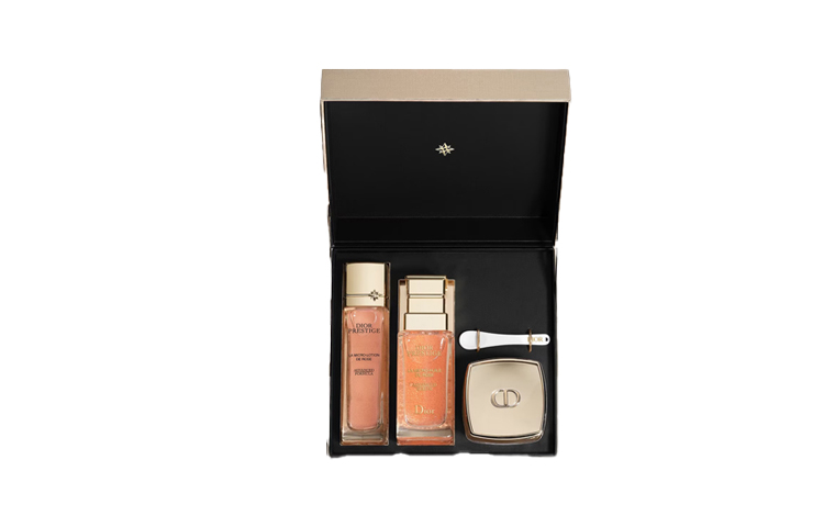 Набор для ухода за кожей Unisex DIOR, rose toner 30ml+essence 30ml+moisturizer 15ml
Набор для ухода за кожей Unisex DIOR, rose toner 30ml+essence 30ml+moisturizer 15ml