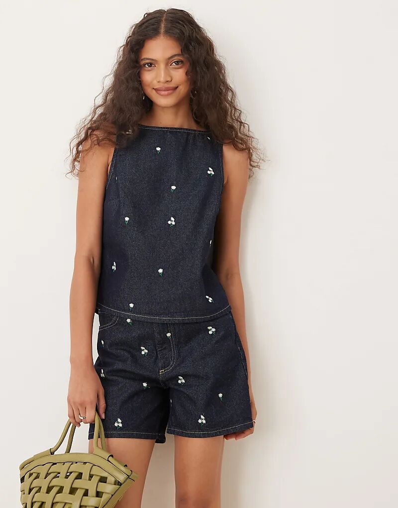 Джинсовый топ ASOS DESIGN с вышитым мелким цветочным узором цвета индиго — часть комплекта
Джинсовый топ ASOS DESIGN с вышитым мелким цветочным узором цвета индиго — часть комплекта