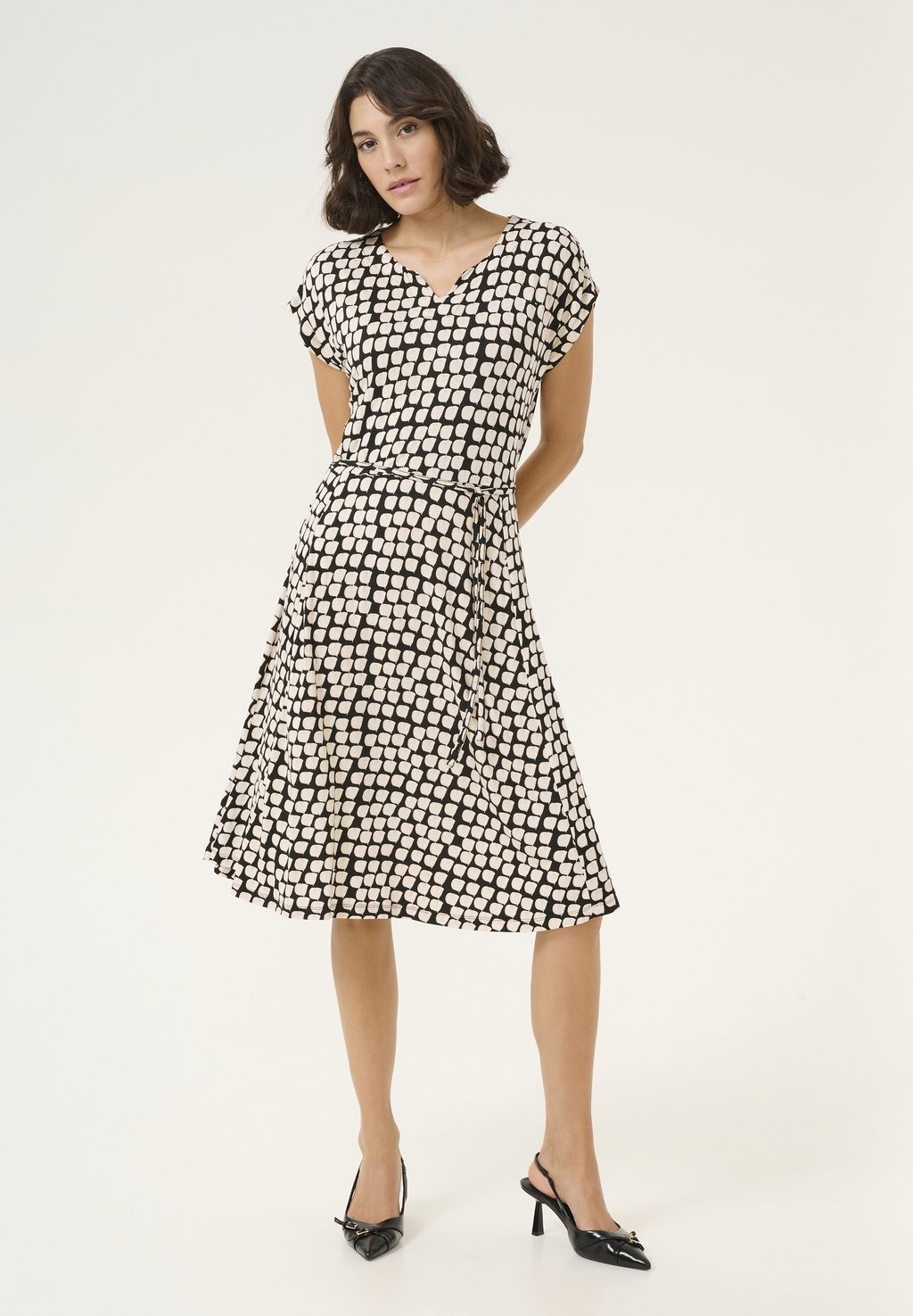 Платье из джерси BELLA Kaffe, черный
Платье из джерси BELLA Kaffe, черный