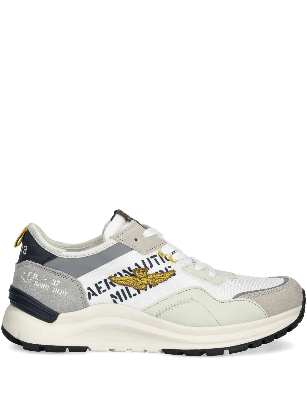 Кроссовки на шнуровке с вышитым логотипом Aeronautica Militare, нейтральный
Кроссовки на шнуровке с вышитым логотипом Aeronautica Militare, нейтральный