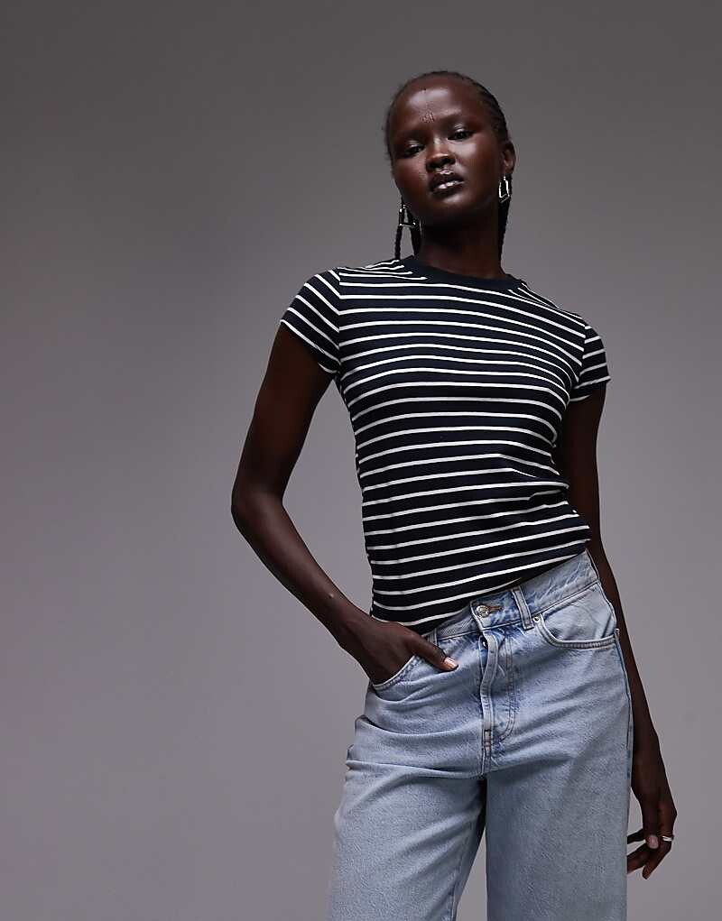 Topshop – Темно-синяя длинная футболка в полоску
Topshop – Темно-синяя длинная футболка в полоску