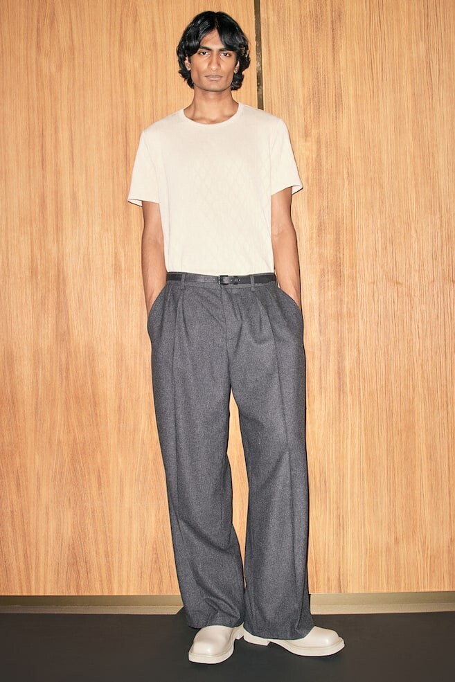 Облегающая фактурная футболка H&M, бежевый
Облегающая фактурная футболка H&M, бежевый