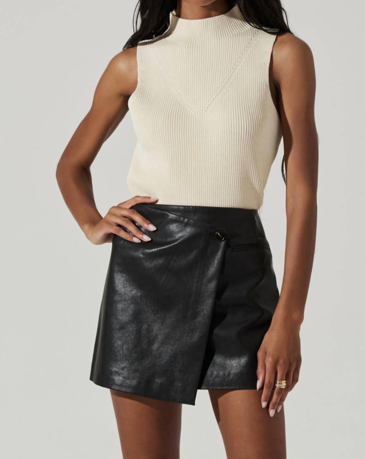 Свитер Zea цвета овсянки ASTR, цвет oatmeal
Свитер Zea цвета овсянки ASTR, цвет oatmeal