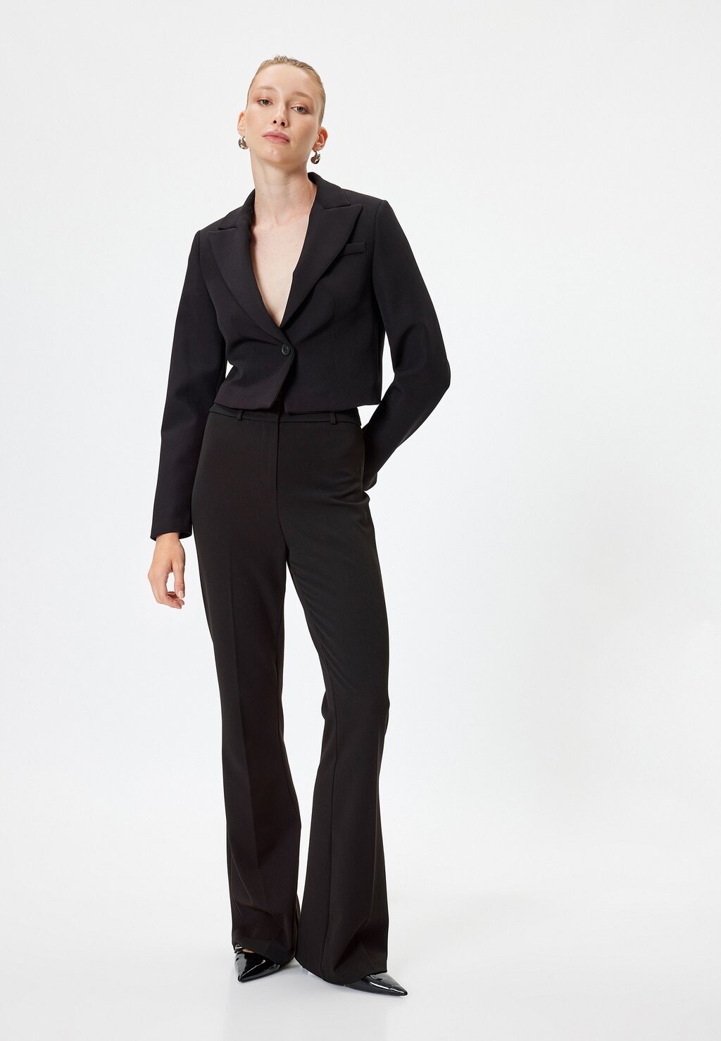 Блейзер CROP Koton, черный
Блейзер CROP Koton, черный